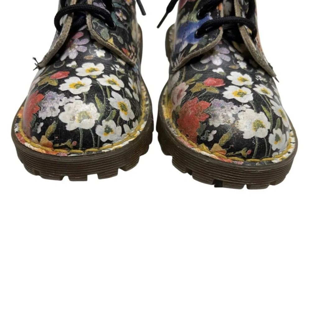 Vintage Dr. Martens Sienna Miller Floral Boots‎